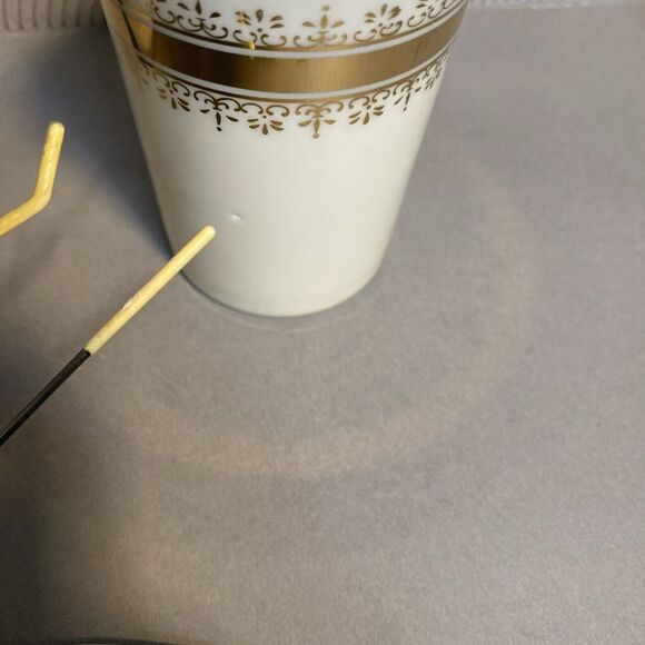 Vintage Ceramic Soap Dish Tumbler Toothbrush White Gold Filigree MCM 1960s Japan - Picture 8 of 9